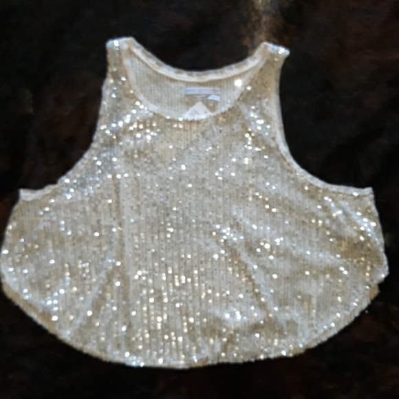 Flowy Crop Top - Picture 2 of 4